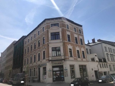 Erstbezug in großer Dachgeschoss-Wohnung mit Klimaanlage/Wärmepumpe in südl. Innenstadt!