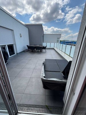Penthouse mit großer Terrasse - 4 Zimmer, Küche, Bad, Gäste-WC, 2 TG-Stellplätze