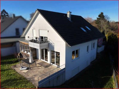 Willkommen in Ihrem neuen Zuhause!

Familienfreundliches Haus in idyllischem Wohnareal