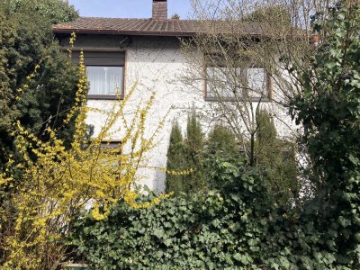 Renovierungsbedürftiges Einfamilienhaus mit Charme und durchdachter Raumaufteilung