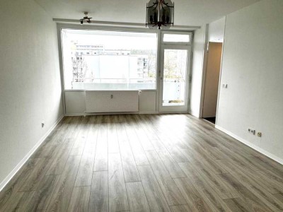 * EBK gegen Abstand 350 EUR * BALKON * geräumiges Wohnzimmer * kleine Küche * 01.11.2025 * BETZENBER