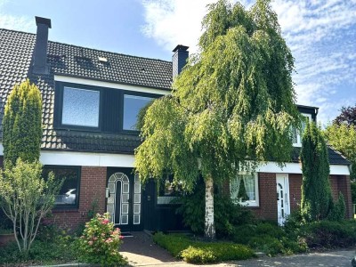 In bester Geesthang-Lage: Geräumiges Mittelreihenhaus mit Terrasse, Balkon und TG-Stellplatz