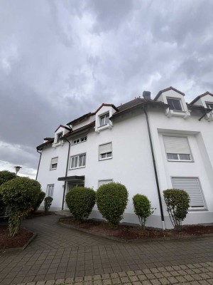 Provisionsfrei: Gepflegte 3 Zimmer Wohnung mit Balkon & TG-Stellplatz in Dasing