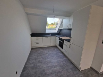 2-Zimmer-Wohnung (Maisonette) mit EBK,Balkon, Keller & Stellplatz