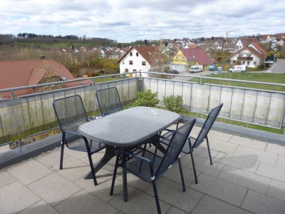 Sonnige 3 Zimmer DG-Wohnung mit großer Terasse in Jettingen