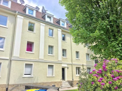 Frisch renovierte 2-Zi.-Whg. mit Tageslichtbad und Loggia