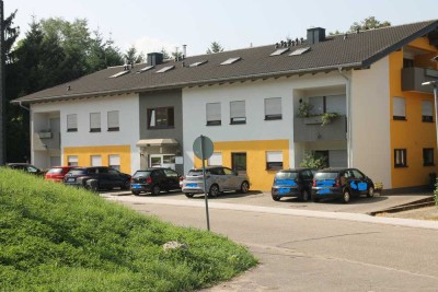 Exklusive 3 1/2 Zimmer-Wohnung mit Balkon in Bischweier
