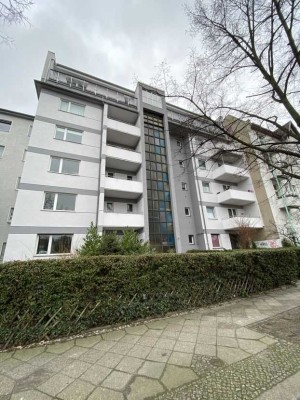 *** Kernsanierte 2,5 Zimmer - Wohnung mit großem Balkon***