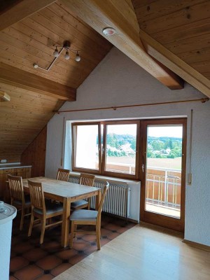 Exklusive 2-Raum-DG-Wohnung mit Balkon und EBK in Mindelheim