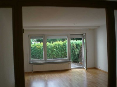 Schöne 2 Zimmer EG-Wohnung mit Terrasse in Lübeck - Buntekuh, zentral & ruhig von privat