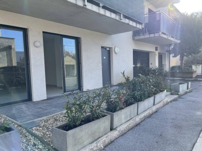 Top ausgestattete, helle Wohnung mit zwei Terrassen und Garten