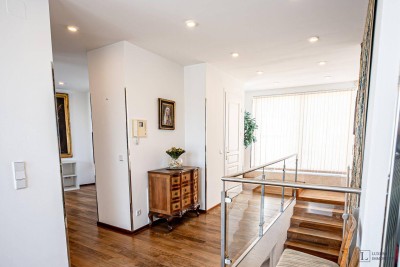 Elegante Wohnung im historischen Wiener Altbau mit Panoramablick und Terrassen