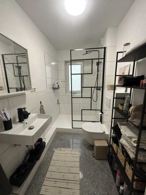 Schöne moderne 2,5-Zimmer Wohnung Zentrum Landaus