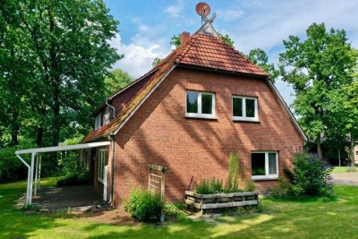 Einfamilienhaus in ruhiger Umgebung, mit großzügiger Wohnfläche und Garten!