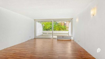 Bezugsfreie 2-ZI-Wohnung mit großem Wohnzimmer, Balkon und EBK in ruhiger Lage / Erbpacht vorhanden