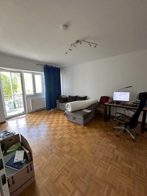 Helle 3-Zimmer-Wohnung mit Balkon