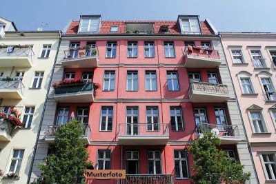 Solides Wohnheim nebst Anbauten - provisionsfrei