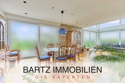 Elegant & Klar: Modernes Einfamilienhaus mit luxuriöser Ausstattung in einzigartiger Feldrandlage