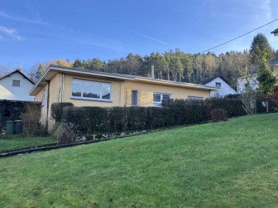 *** Gernsbach: schönes & familienfreundliches Einfamilienhaus in ruhiger, sonniger Ortsrandlage ***