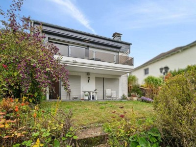 Taunusstein-Bleidenstadt: Einfamilienhaus in ruhiger Ortsrandlage mit Blick