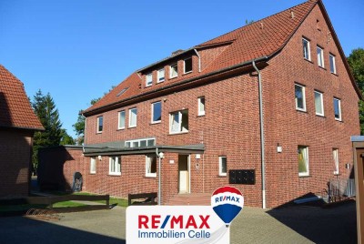 2-Zimmer-Wohnung mit Garage in gepflegtem Mehrfamilienhaus! (AK-4904)