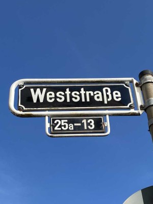 BENRATH - ERSTKLASSIGE DG-WOHNUNG (ERSTBEZUG NACH AUSBAU) IN RUHIGER & ZENTRALER LAGE