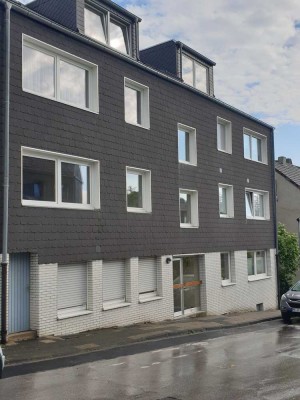 Schöne, helle 3-Zimmer-Dachgeschosswohnung mit großem Balkon in Mülheim an der Ruhr