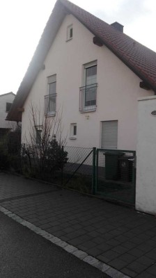 Schönes Haus mit fünf Zimmern in 85290  Geisenfeld