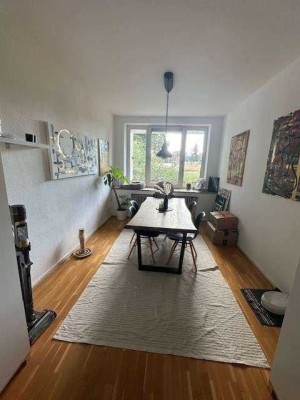 Großzügige Familienwohnung mit Balkon in zentraler + ruhiger Lage