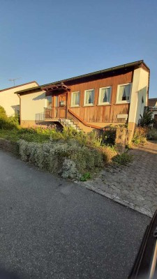 Günstiges 7-Zimmer-Einfamilienhaus in Großbottwar
