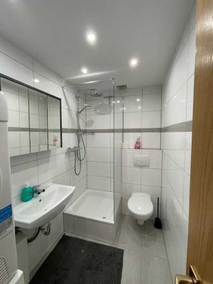 Attraktive 2-Zimmer-Wohnung mit Balkon, Fußbodenheizung und Einbauküche