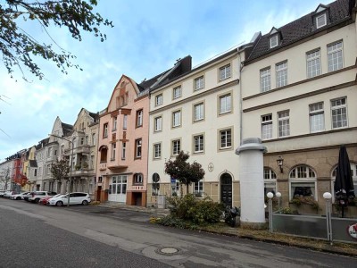 Altbaujuwel | Tolle renovierte 4 Zimmer Wohnung in bester Lage von Benrath | Ab 01.11