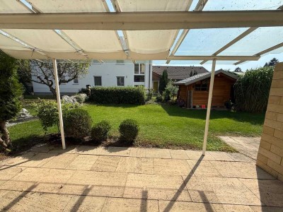 Provisionsfrei: 2,5 Zimmer, EBK, große Terrasse, Garten, Keller, TG Platz