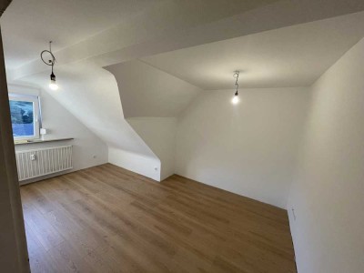 Erstbezug nach Sanierung: 4-Zimmer Dachgeschosswohnung zur Miete in Leidersbach