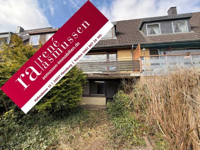 ASMUSSEN IMMOBILIEN - Solides Reihenhaus mit 6 Zimmern