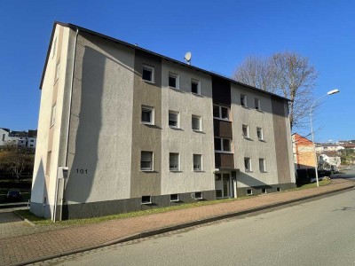 Helle und geräumige 3- Zimmerwohnung in Ortsrandlage