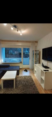 Geschmackvolle, gepflegte 2-Raum-Hochparterre-Wohnung mit Balkon und EBK in Göttingen