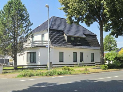 Großes Einfamilienhaus mit Einliegerwohnung und Garage in gepflegtem Zustand