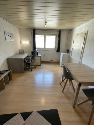 Günstige Wohnung (unbefristet) in zentraler Lage (Bahnhofstraße) gegen Ablöse (800 Euro)
