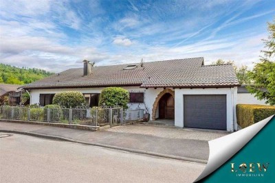 Bestlage direkt in Schorndorf! Ein großes Einfamilienhaus mit Einliegerwohnung