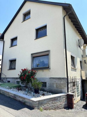 Charmantes Zweifamilienhaus in ruhiger Lage im Ortsteil Rothenhof bei Rödental