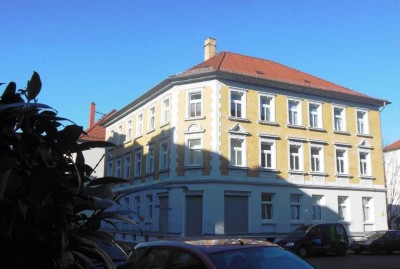 RUHIG UND GRÜN! Toll geschnittene 3-Raum Whg. Bad mit Fenster!