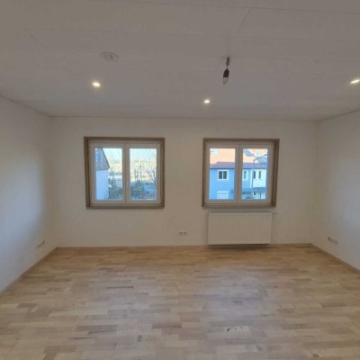RESERVIERT  Wertige nachhaltige 2 Zi KB Wohnung 1. OG mit Balkon u Garten