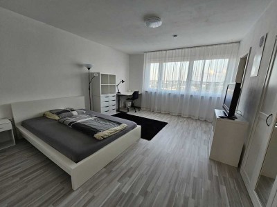 Vollständig Möblierte 1-Zimmer-Wohnung mit Balkon & Einbauküche in U-Bahn U1 Nähe Messe/Universität