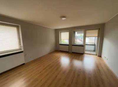 WBS erforderlich; 2-Zimmer mit Balkon und Aufzug