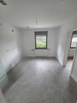Kernsanierte 4-Zimmer Maisonette-Wohnung in Leverkusen-Bürrig