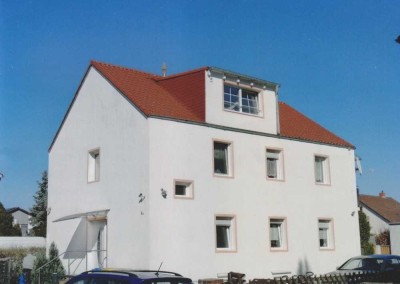 Sanierte Wohnung mit Balkon und Küchenraum: Schöne 3-Raum-Maisonette-Wohnung