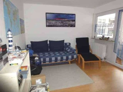 Ruhige kleine 2 Zimmerwohnung mit kleine Balkon, Garage optiona. ohne Maklergeb., frei ab 01.08.2025