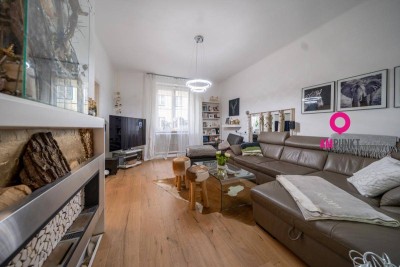 Traumhafte Altbau-Wohnung: 4 Zimmer, modernes Design, Innenhof. Jetzt besichtigen!