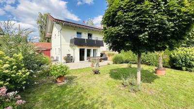 Rarität in Miesbach: Moderne Doppelhaushälfte mit PV-Anlage, Süd-Garten & traumhaftem Weitblick